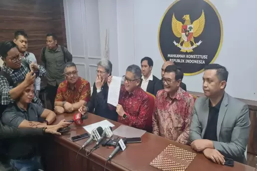 Megawati Serahkan Amicus Curiae ke MK, Ditutup dengan Tulisan Bertinta Merah