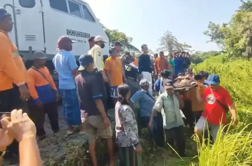 Kereta Pandalungan Tabrak Minibus di Pasuruan, 3 Tewas dan 4 Kritis