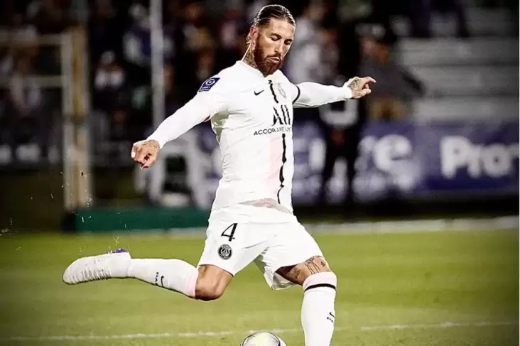 Diambang Juara Liga Prancis, PSG Malah Persilakan Sergio Ramos Angkat Kaki Musim Depan