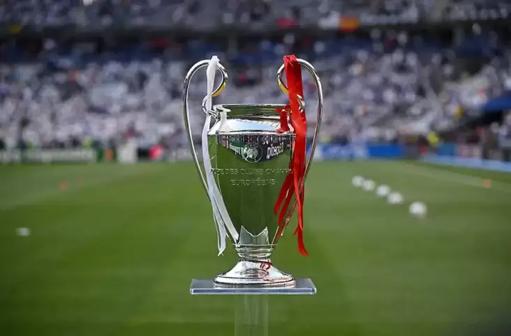 Susunan Pemain Liverpool vs Real Madrid: Firmino Cadangan, Benzema Bentrok Konate