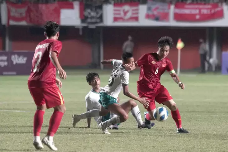 Pelatih Vietnam Akui Timnya Frustasi Lawan Timnas Indonesia U-16