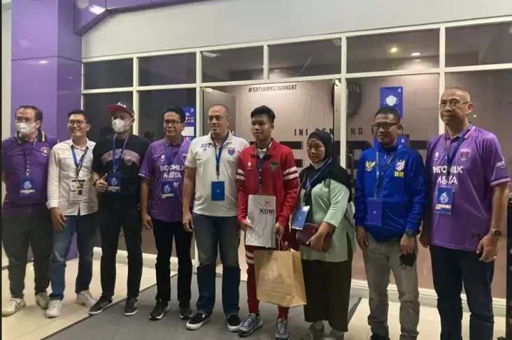 Antar Indonesia Juara Piala AFF U-16 2022, Muhammad Ridho Diberi Hadiah oleh Bupati Tangerang