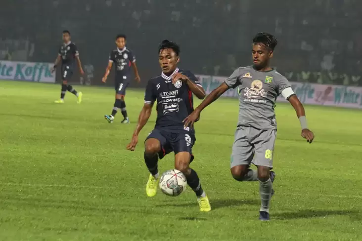 Presiden Arema FC Minta Maaf Pasca Tragedi Kanjuruhan Makan Korban Ratusan Jiwa