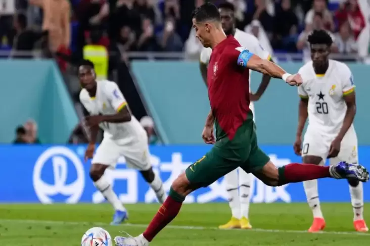 Penalti Cristiano Ronaldo Diejek Pelatih Ghana: Hadiah Spesial dari Wasit